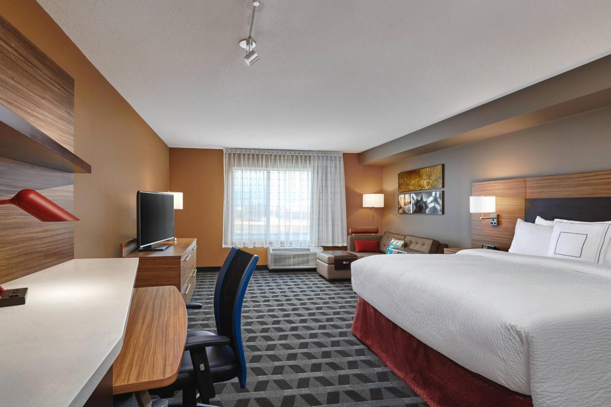 Towneplace Suites By Marriott Форт Макмъри Екстериор снимка