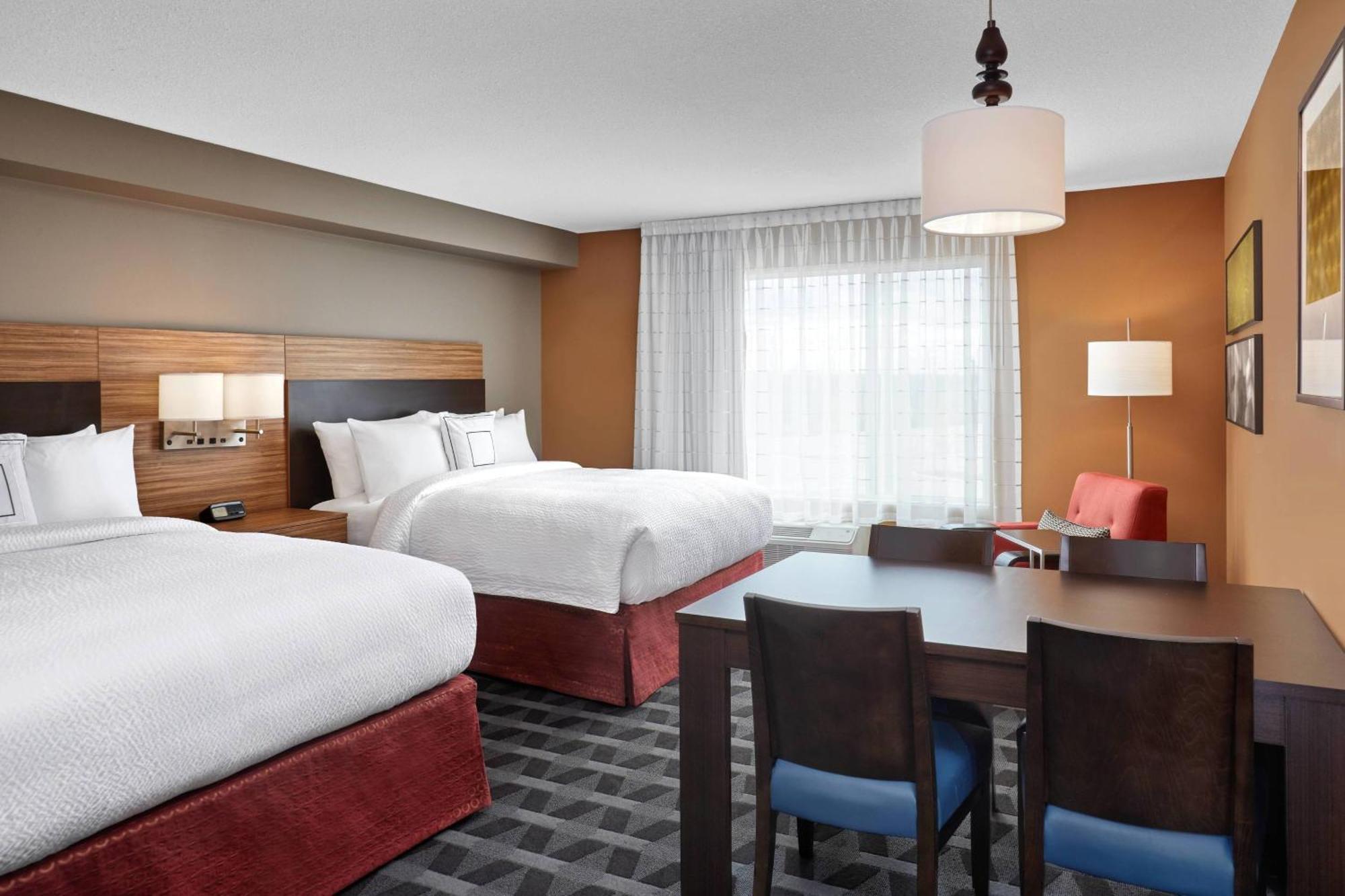 Towneplace Suites By Marriott Форт Макмъри Екстериор снимка