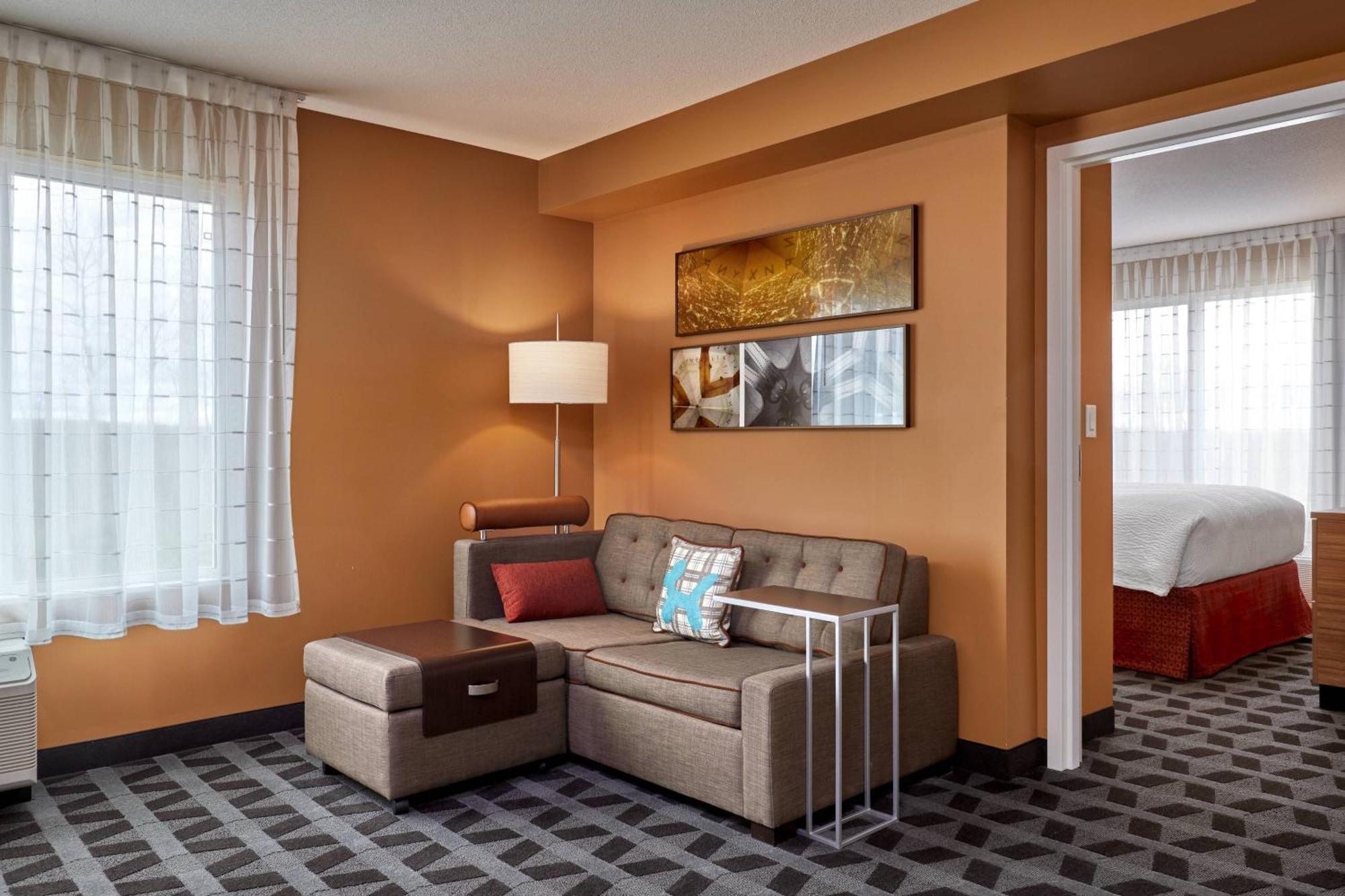 Towneplace Suites By Marriott Форт Макмъри Екстериор снимка