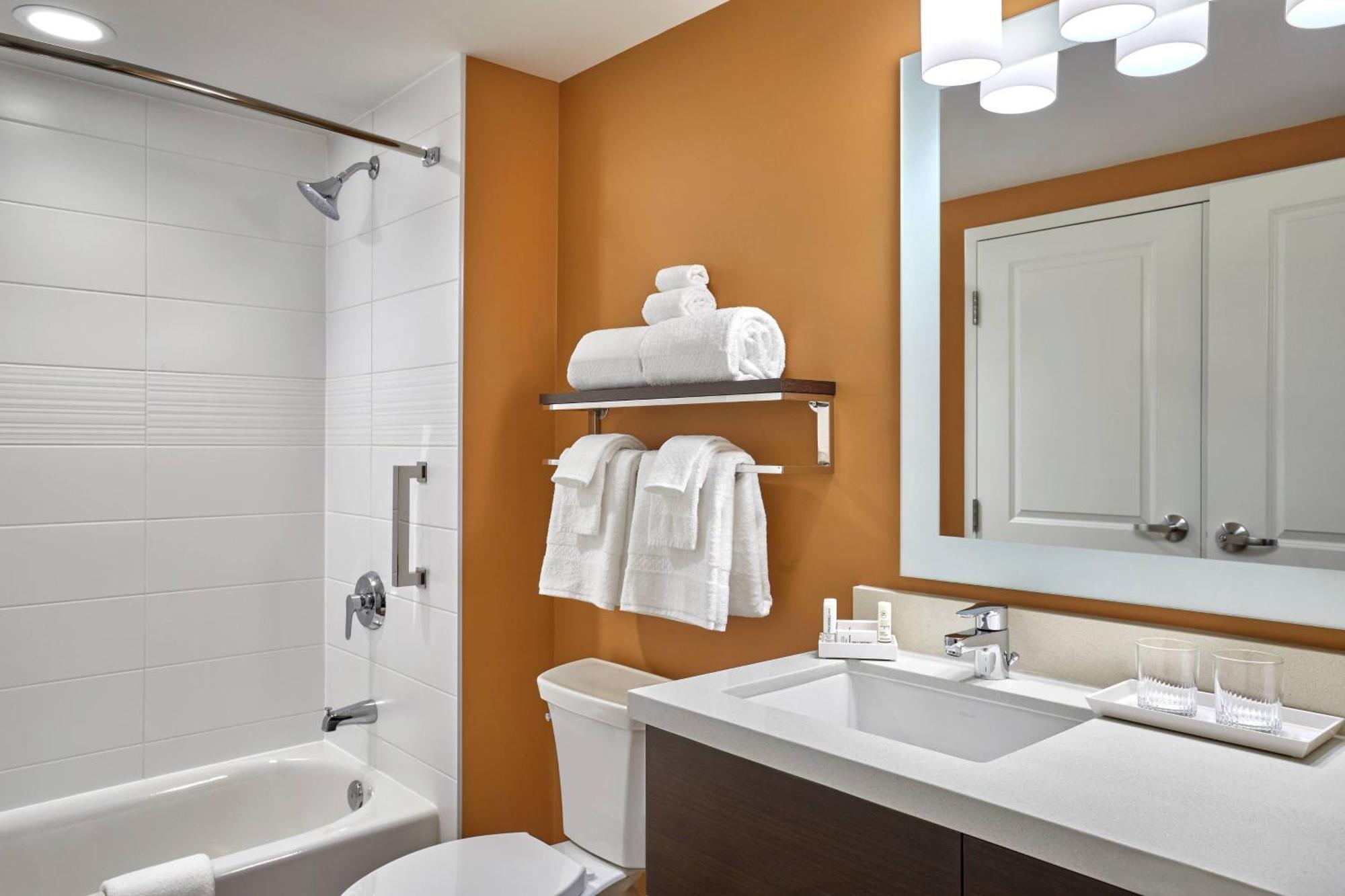 Towneplace Suites By Marriott Форт Макмъри Екстериор снимка