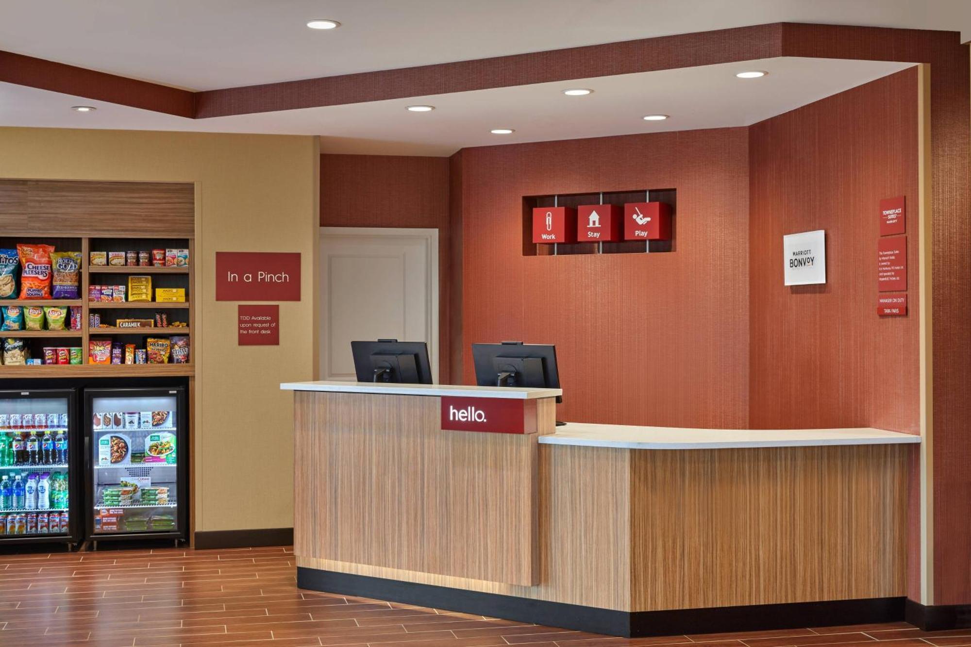 Towneplace Suites By Marriott Форт Макмъри Екстериор снимка