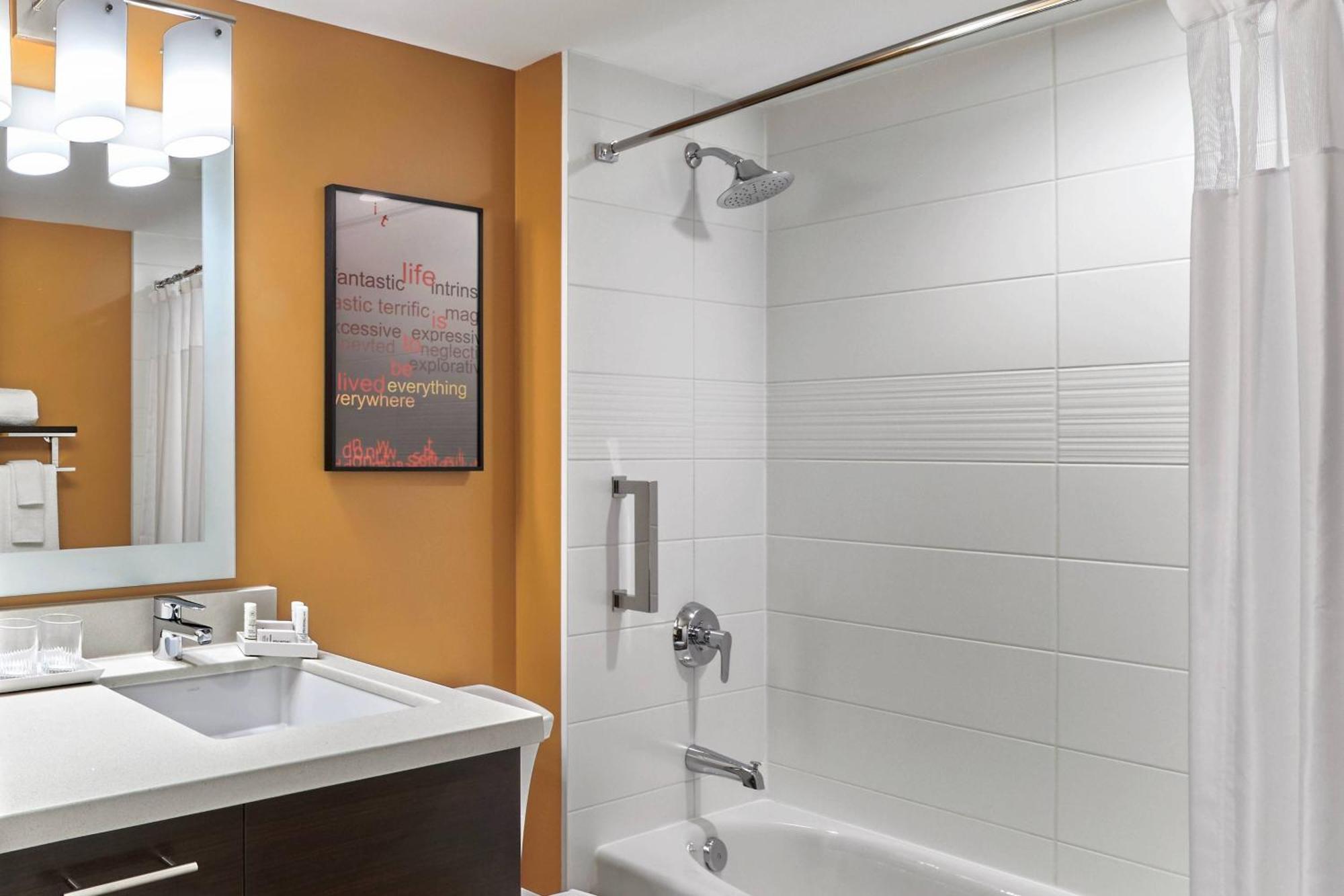 Towneplace Suites By Marriott Форт Макмъри Екстериор снимка